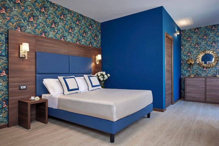 Room 12 of 30
