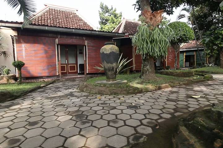 Room 7 of 34