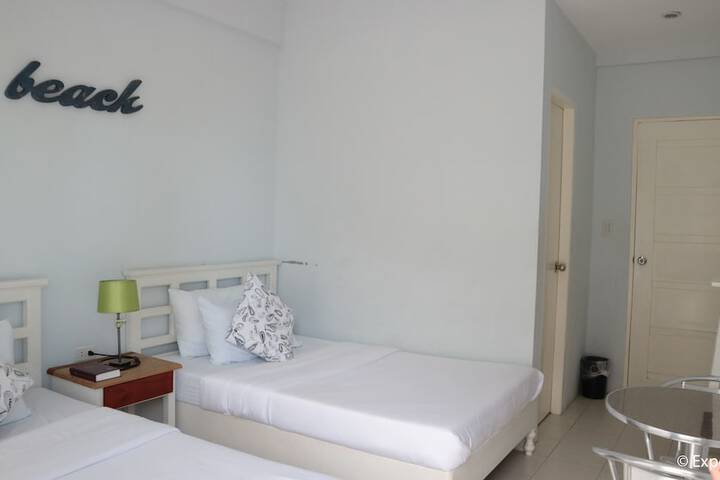 Room 7 of 27