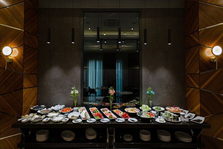 Dining 47 of 59