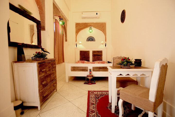 Room 16 of 97