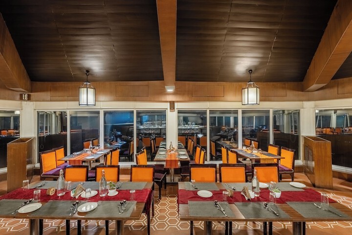 Dining 86 of 131