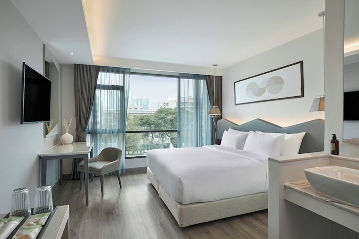 Room 28 of 61