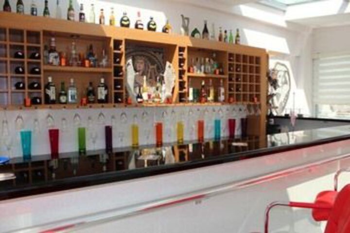 Hotel Bar