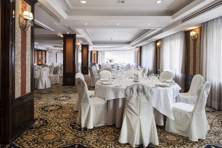 Ballroom/Hall 40 of 55