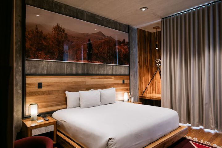 Room 3 of 75