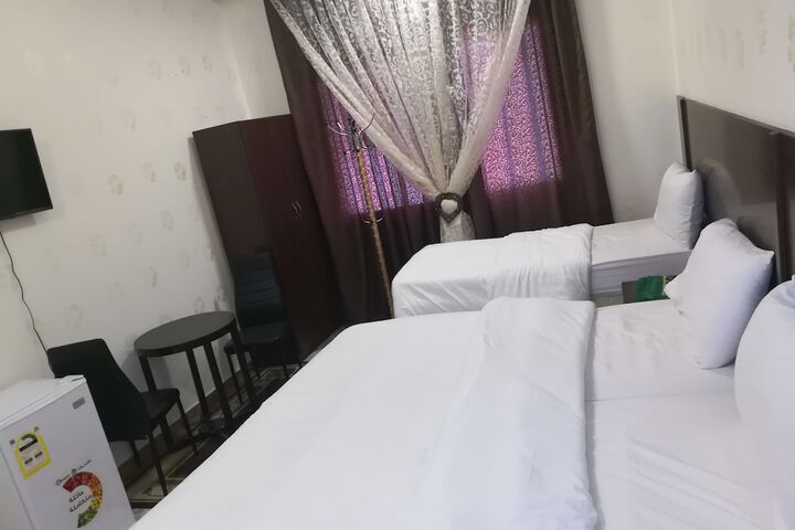 Room 8 of 27