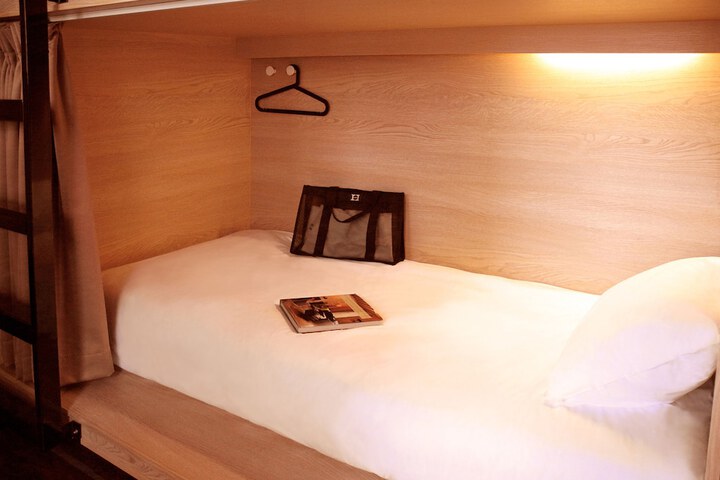 Room 6 of 44