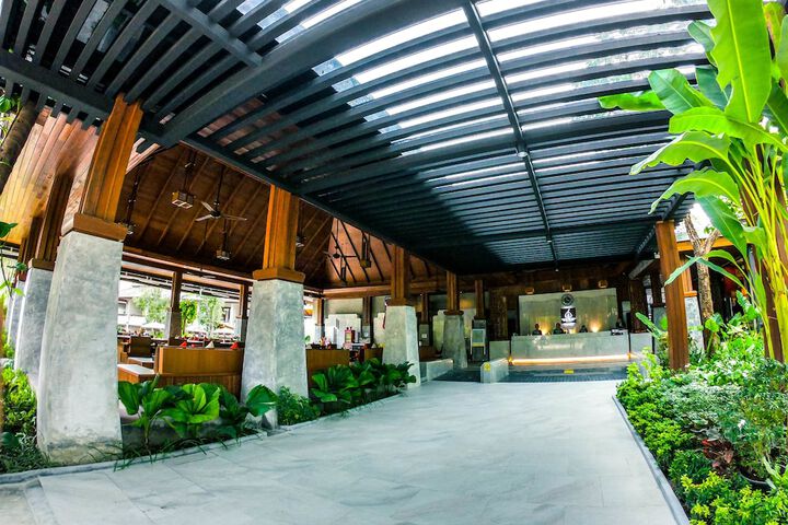 Lobby Entry