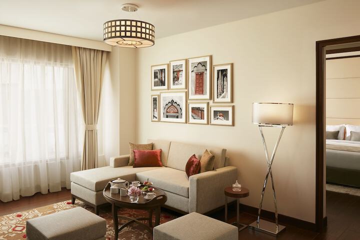 Room 16 of 38