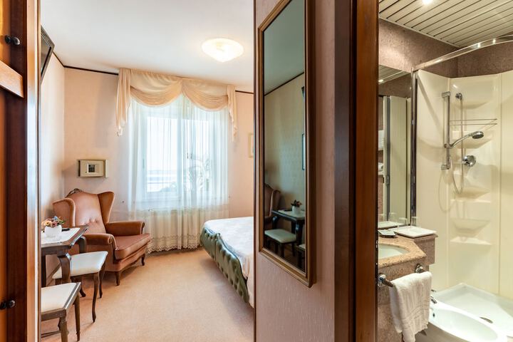 Room 6 of 29