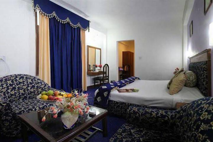 HOTEL CHANDER PALACE