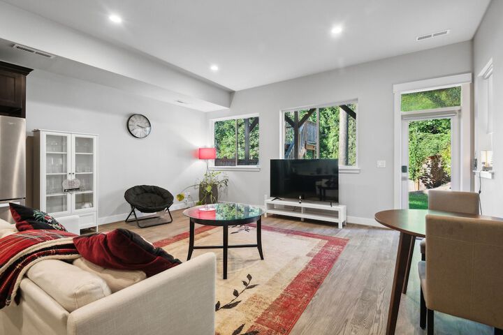 Cozy 1br Retreat in Sammamish 1 Bedroom Apts