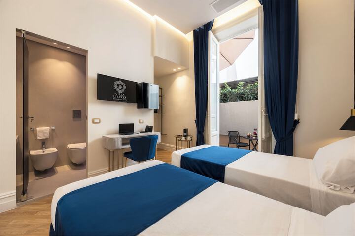 Room 32 of 178