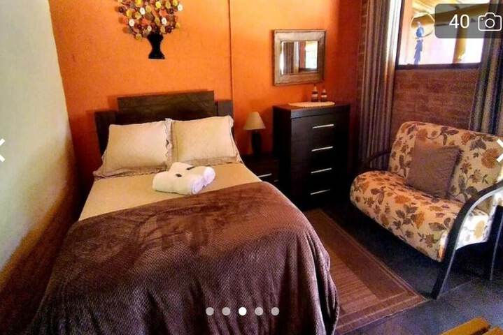 Room 4 of 27