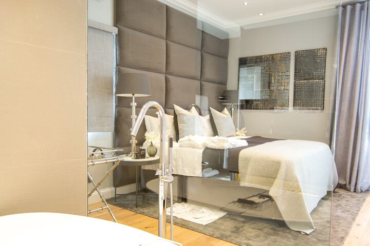 Room 5 of 36