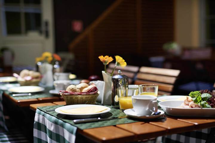 Breakfast/Coffee Service 125 of 179