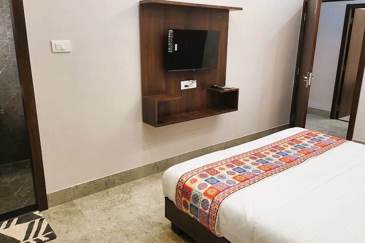 Room 2 of 24