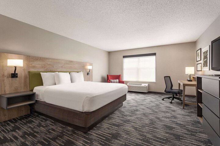 1 King Bed Accessible (6 of 15)