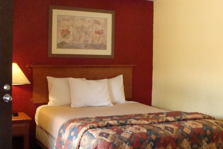 Room 11 of 40