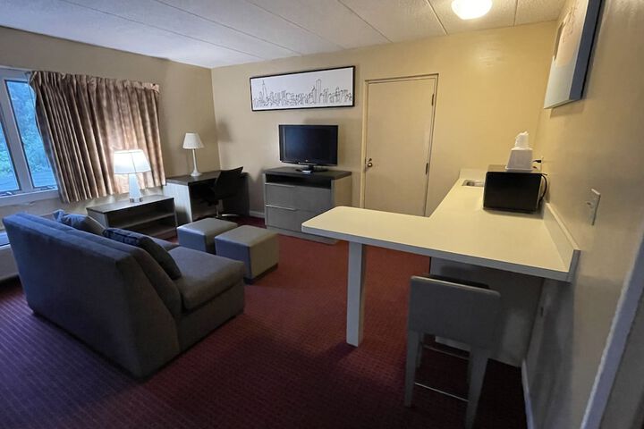 Room 8 of 31