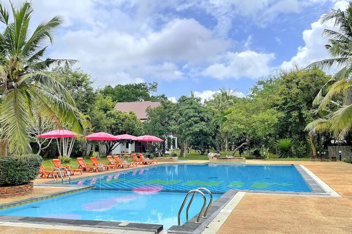 Pool 52 of 105