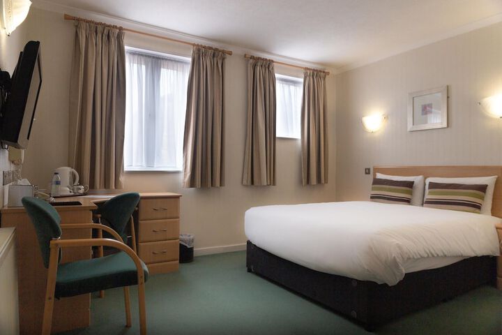 Room 9 of 39