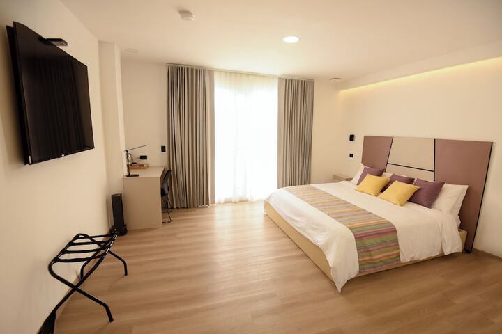 Room 9 of 16