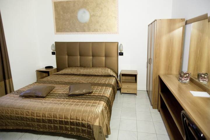 Room 10 of 39
