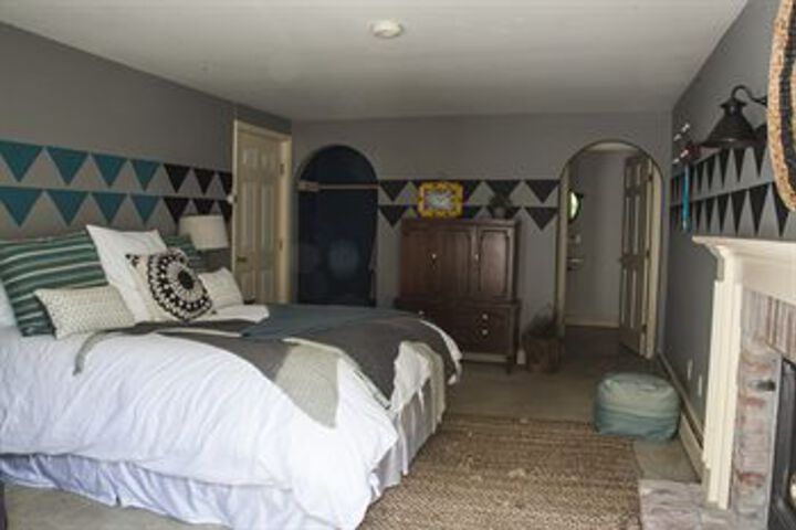 Room 17 of 30