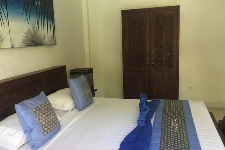 Room 11 of 36