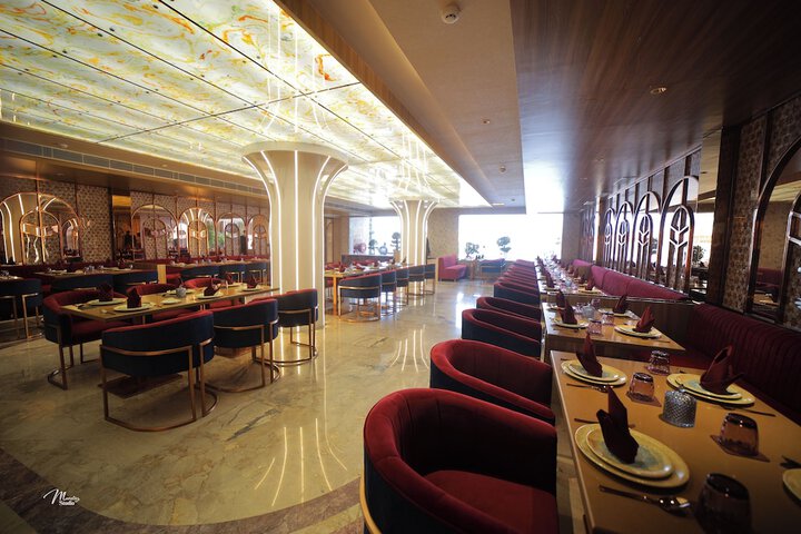 Dining 7 of 16
