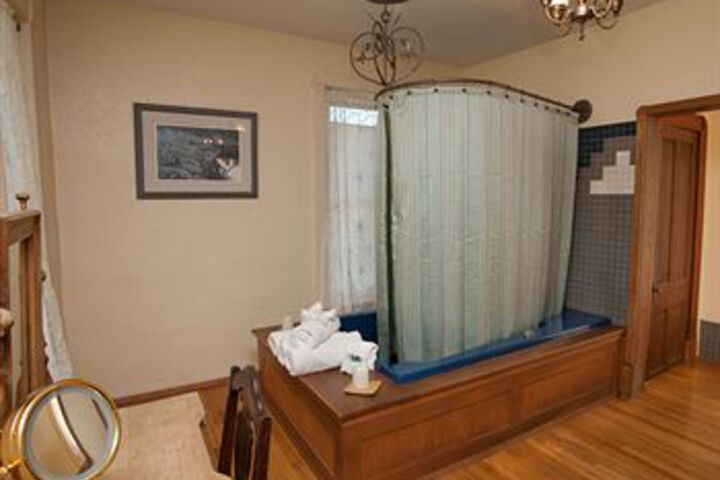Room 2 of 23