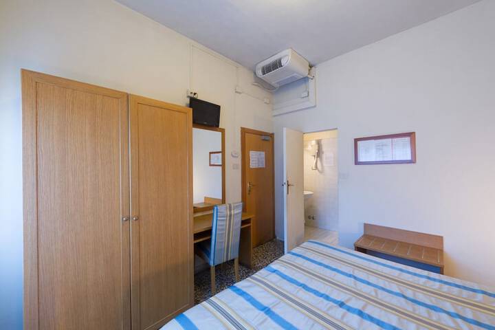 Room 26 of 36