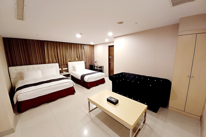Room 9 of 61