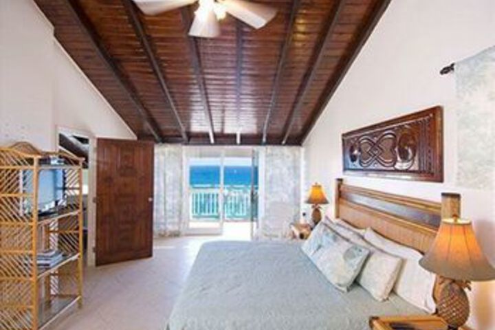 Room 7 of 18