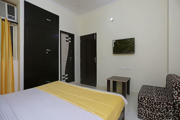 Room 16 of 25