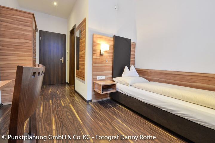 Room 4 of 29