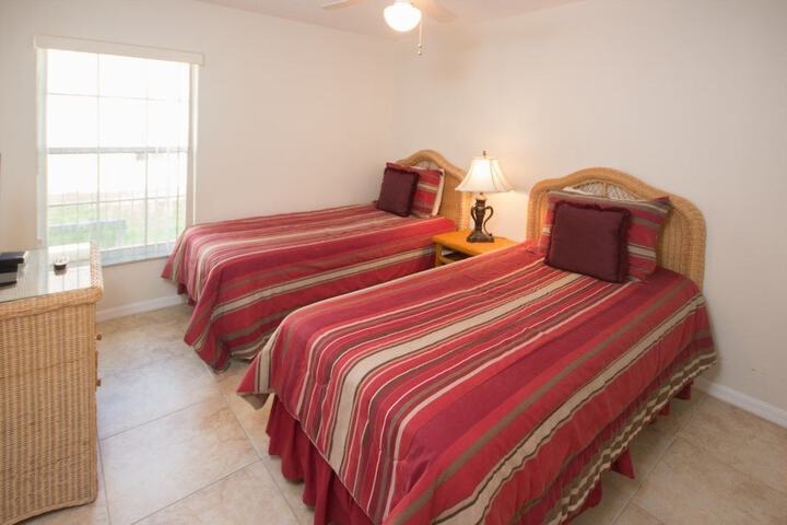 Room 5 of 17
