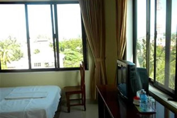 Room 17 of 47