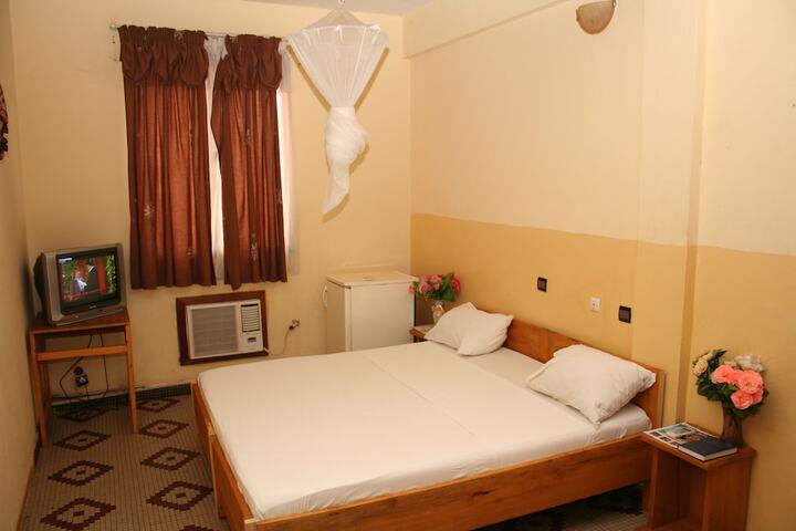 Room 4 of 23