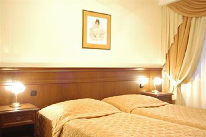 Room 25 of 41