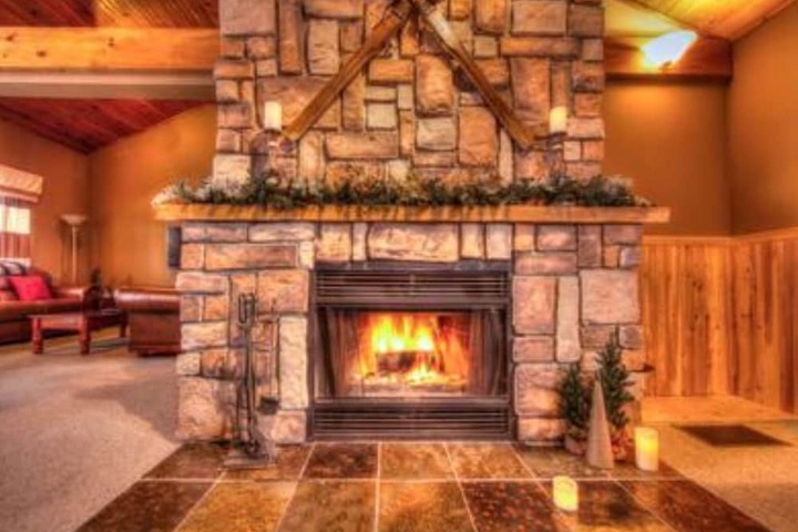 5 Bed Blue Mountain Luxury Chalet with Hot Tub 159 in The Blue Mountains, ON
