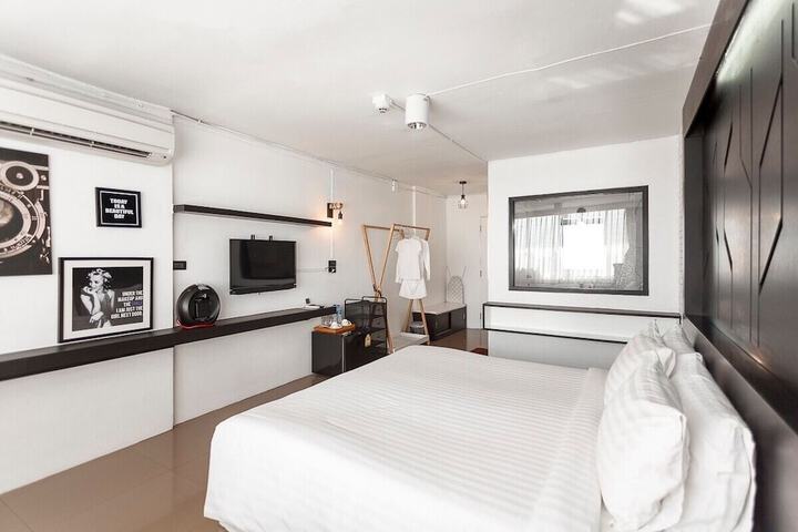 Room 6 of 47