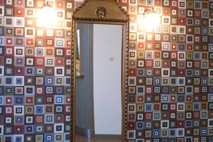 Room 17 of 50