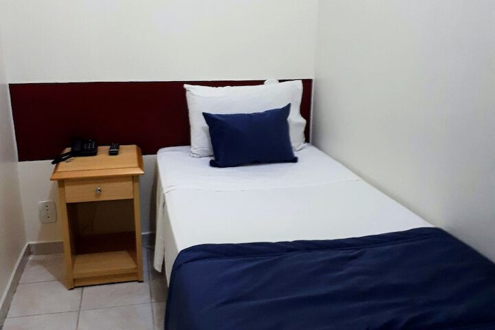 Room 9 of 26
