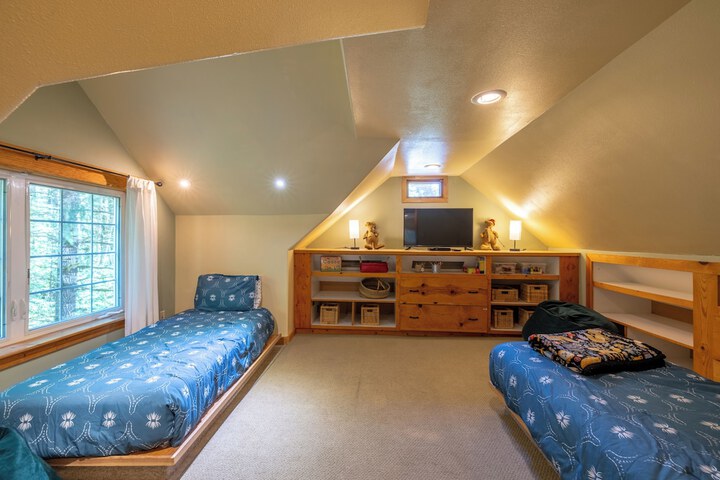 Room 33 of 150