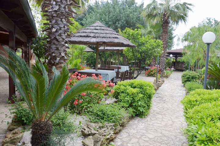 Hotel Exterior 54 of 76