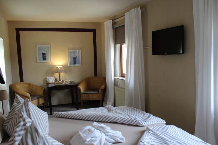Room 6 of 26