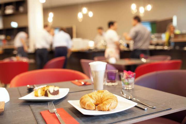 Breakfast/Coffee Service 26 of 73